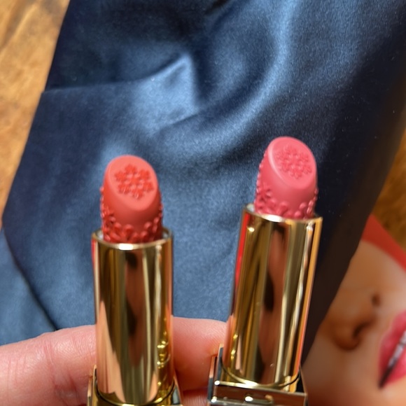 2 Estee Lauder Pure Color Envy Lipsticks and satin navy bag - Picture 3 of 5